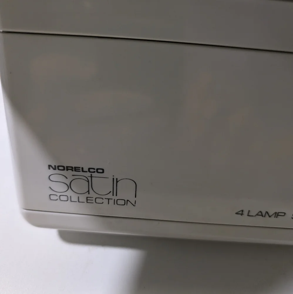 VTG Norelco Satin Collection 4 Lamp Slim Line Electronic System Mirror